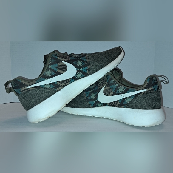 Nike Roshe One Iguana Sail Loden Bamboo Aztec 2015 RARE Size 10 655206-213 - Picture 3 of 10
